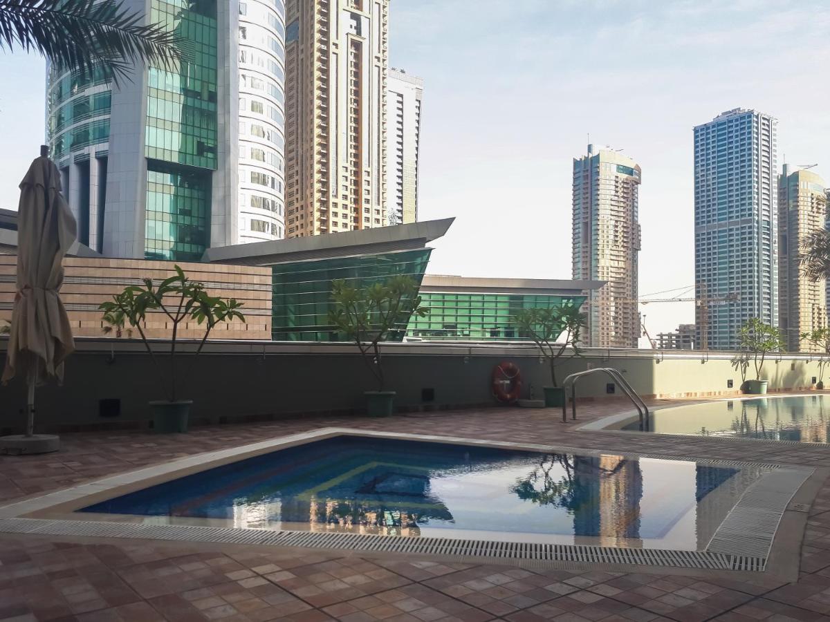 Higuests - Cozy Studio With Panoramic Views On The Lake Apartment Dubai Exterior foto