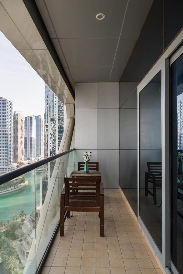 Higuests - Cozy Studio With Panoramic Views On The Lake Apartment Dubai Exterior foto